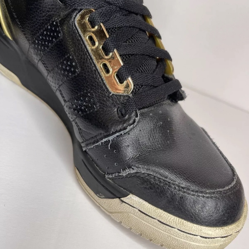Adidas Mens 10 Conductor AR Sneakers Black Gold Basketball Shoes G99951 004001 - Picture 11 of 12